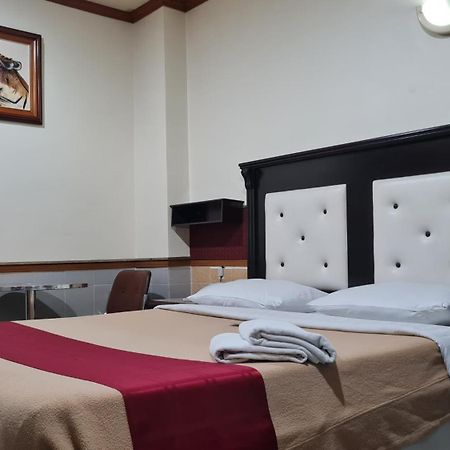 Tiger Hotel อังเฮเลส ภายนอก รูปภาพ
