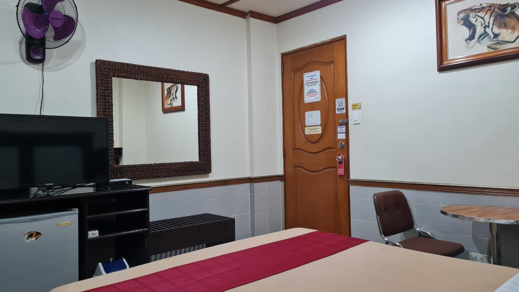 Tiger Hotel อังเฮเลส ภายนอก รูปภาพ