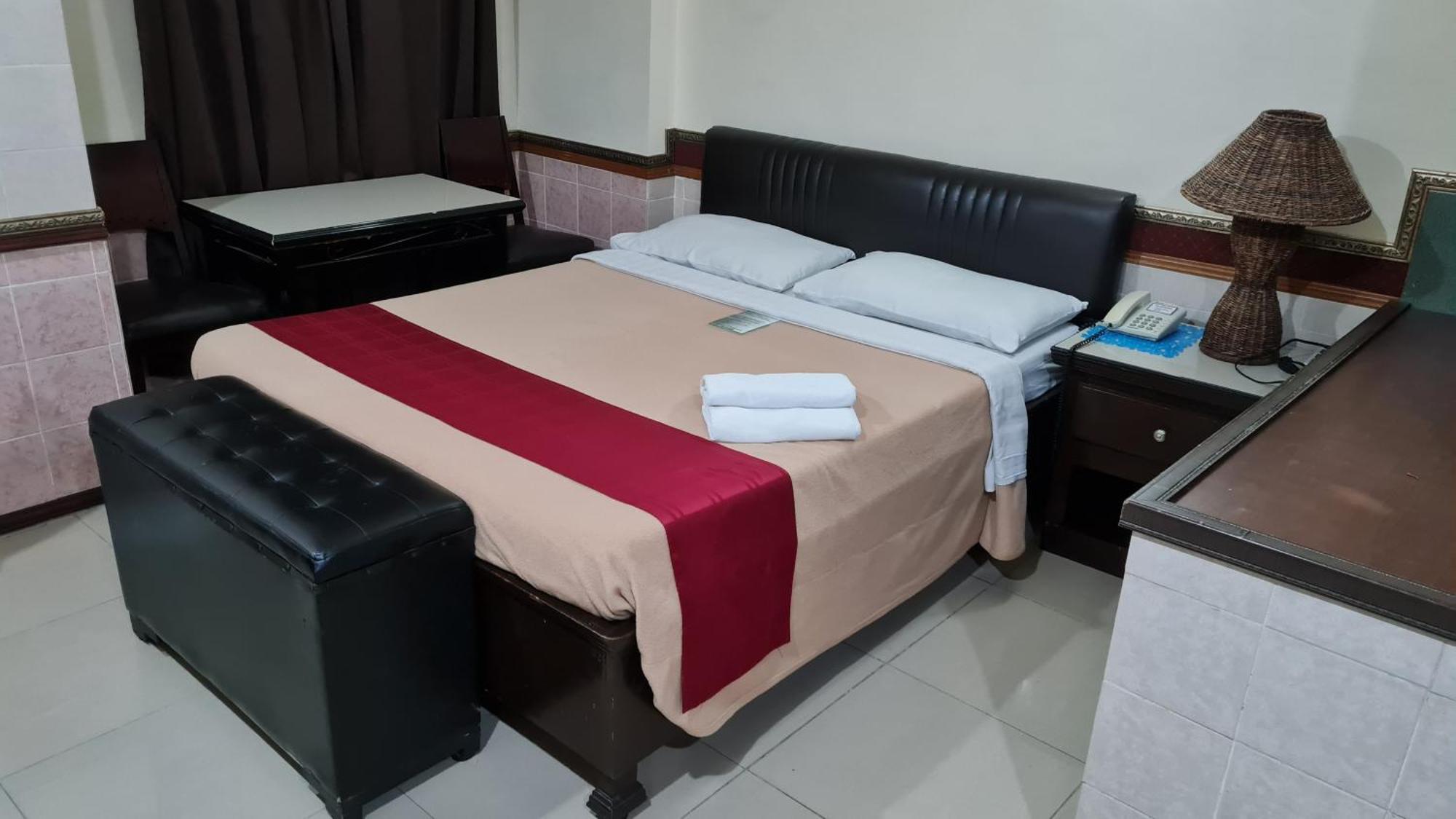 Tiger Hotel อังเฮเลส ภายนอก รูปภาพ